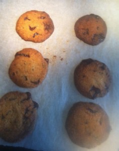 BK014_Store_chokolade_cookies